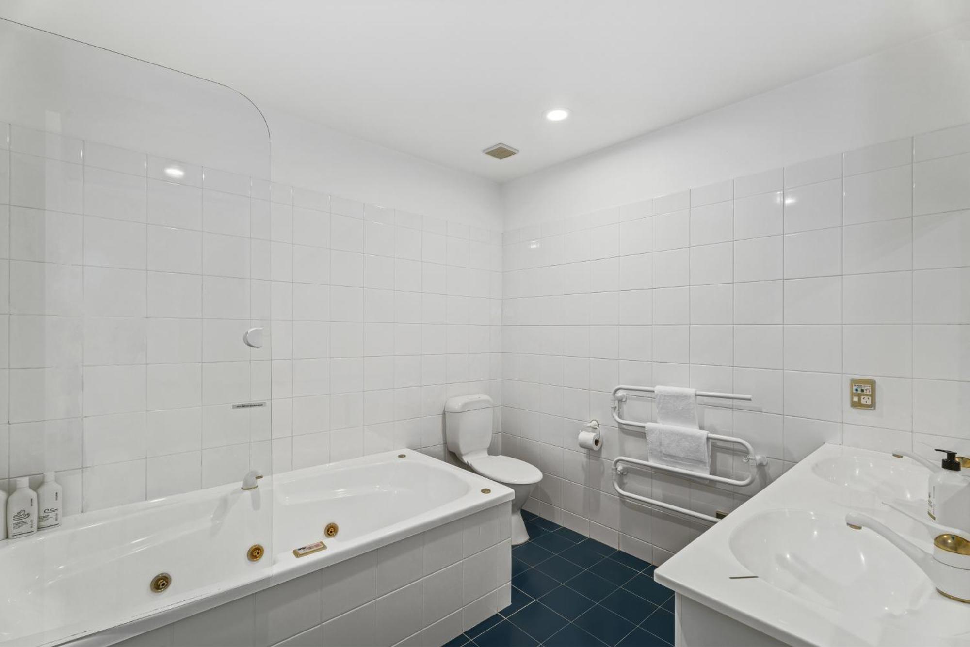 Lakefront Living At Remarkables Retreat - Eight Queenstown Exteriör bild